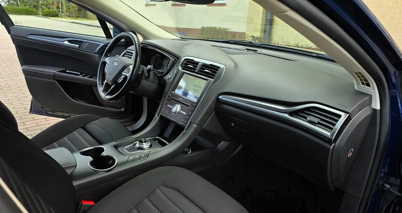 Ford Mondeo cena 68900 przebieg: 183400, rok produkcji 2020 z Iława małe 704